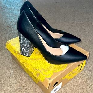 Black Pumps with Chunky Marble Heel